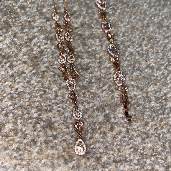 ROSE GOLD Givency Jewelry Set - Picture 3 of 5